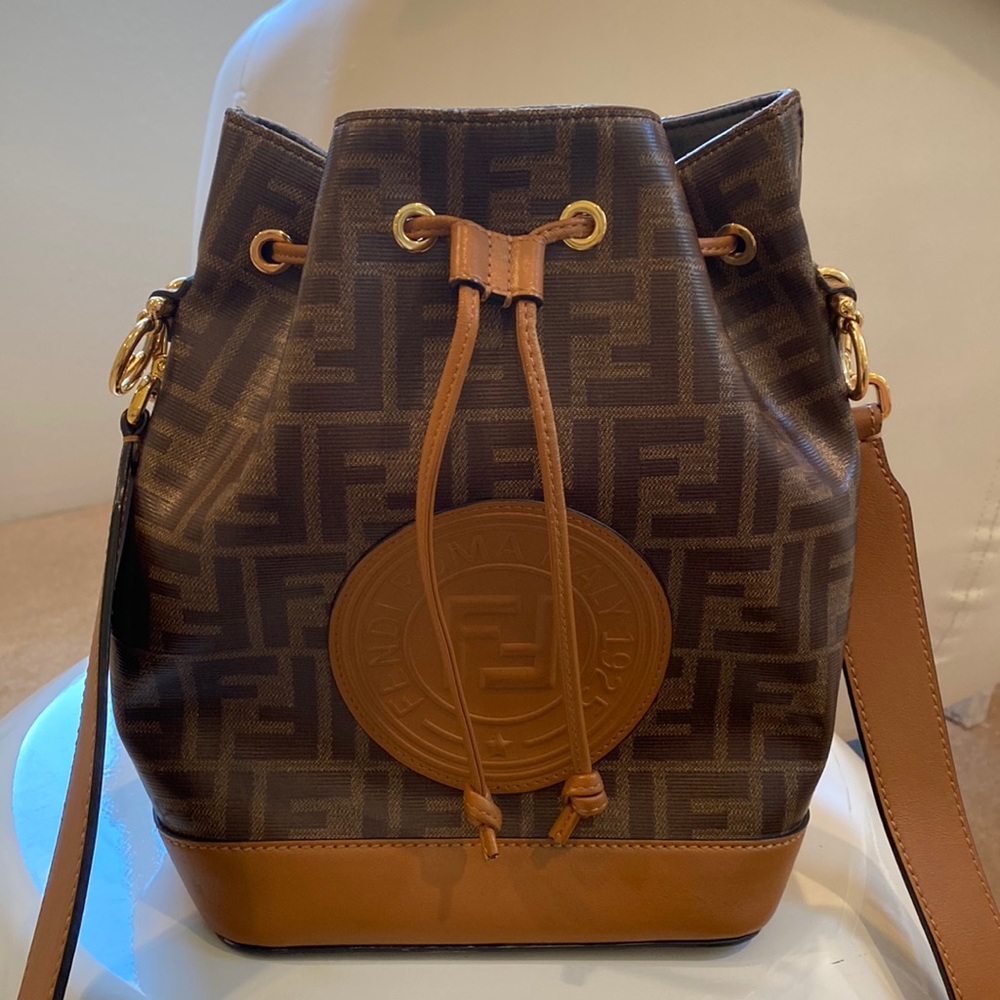 FENDI Mon tresor bucket bag